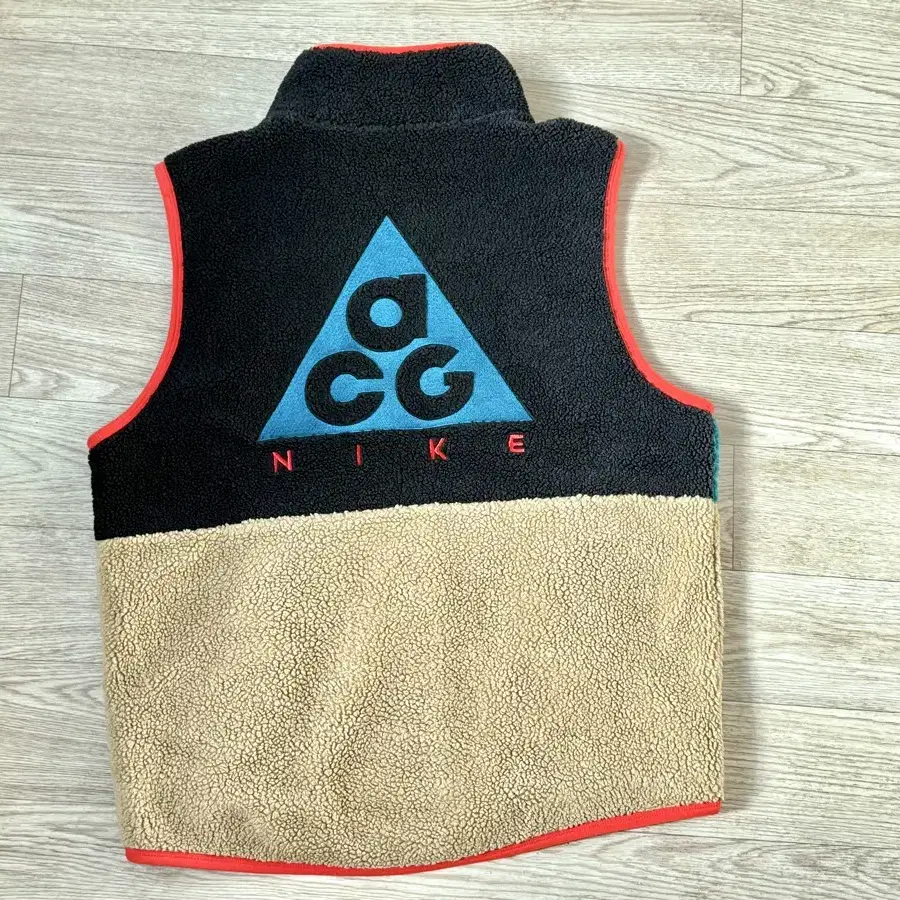 Nike ACG Vest Black Parachute Beige