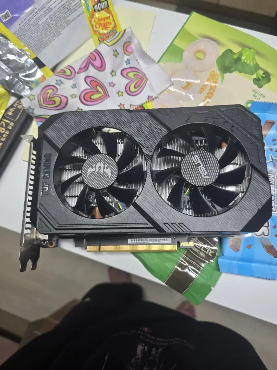 ASUS TUF Gaming GTX 1660 Super 그래핏카드