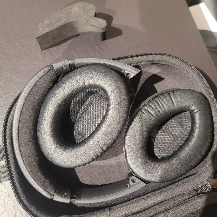 Bose QC35 2 노이즈캔슬링 헤드폰