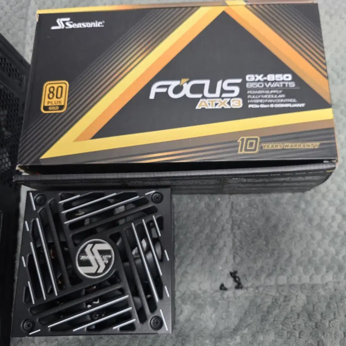 시소닉 NEW FOCUS V4 GX-850 GOLD 풀모듈러AT 급처!