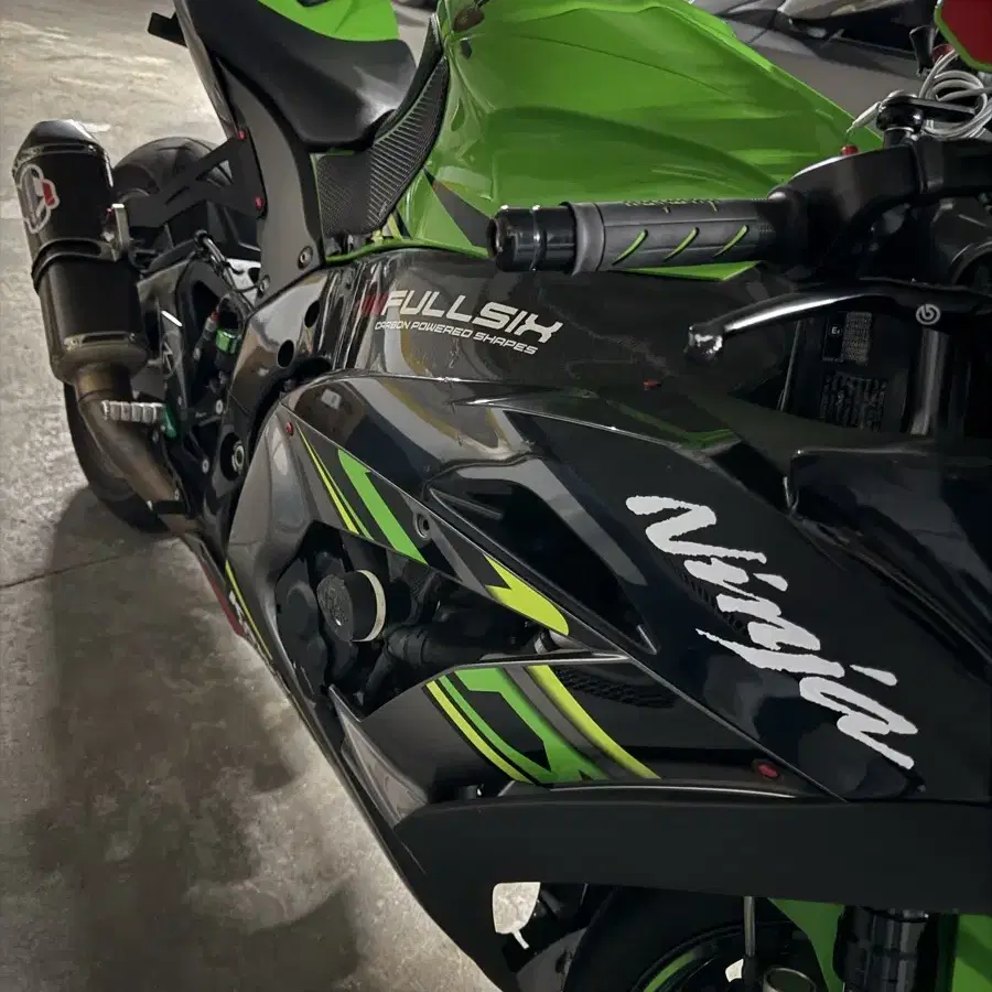 가와사키 zx10r 판매&대차 합니다.