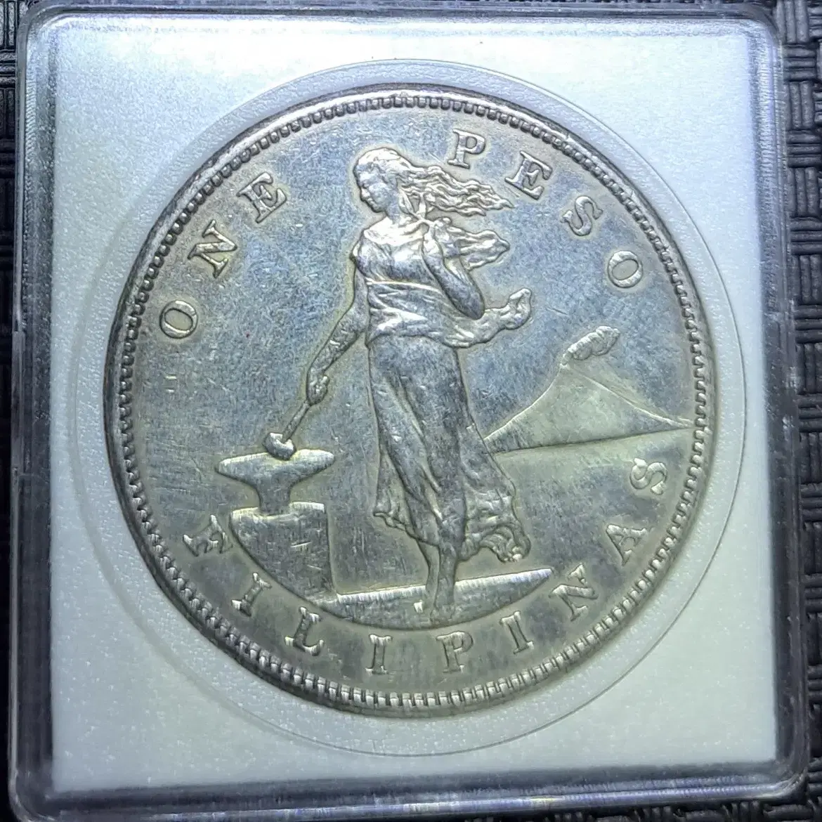 1903년  미국령 필리핀 1 Peso Large Type 은화입니다