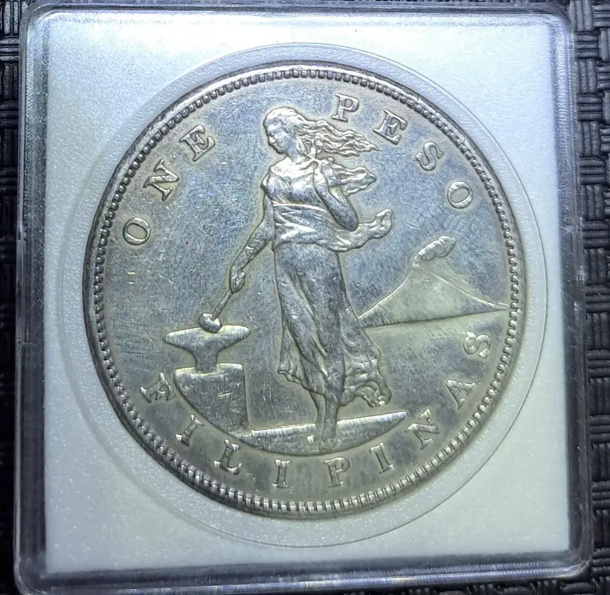 1903년  미국령 필리핀 1 Peso Large Type 은화입니다