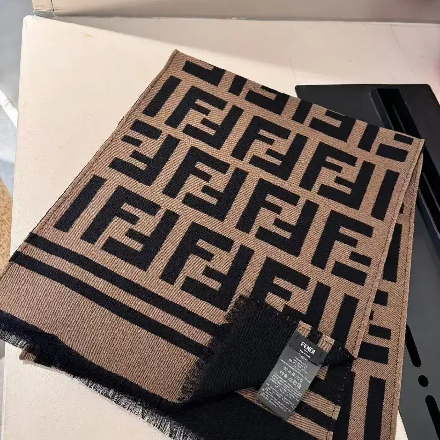 FENDI 투톤 자카드 스카프185*35cm