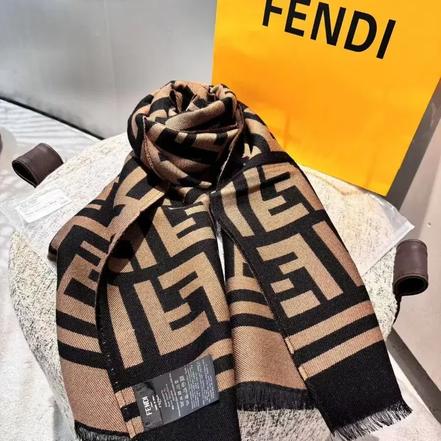 FENDI 투톤 자카드 스카프185*35cm