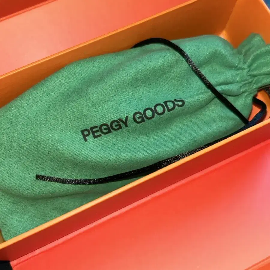 페기구 선글라스 2021 Peggy Gou, Peggy Goods 'PG