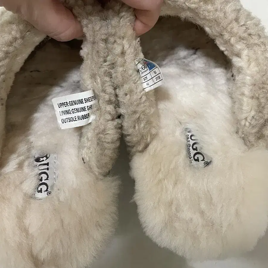 Ugg 뽀글이슬리퍼