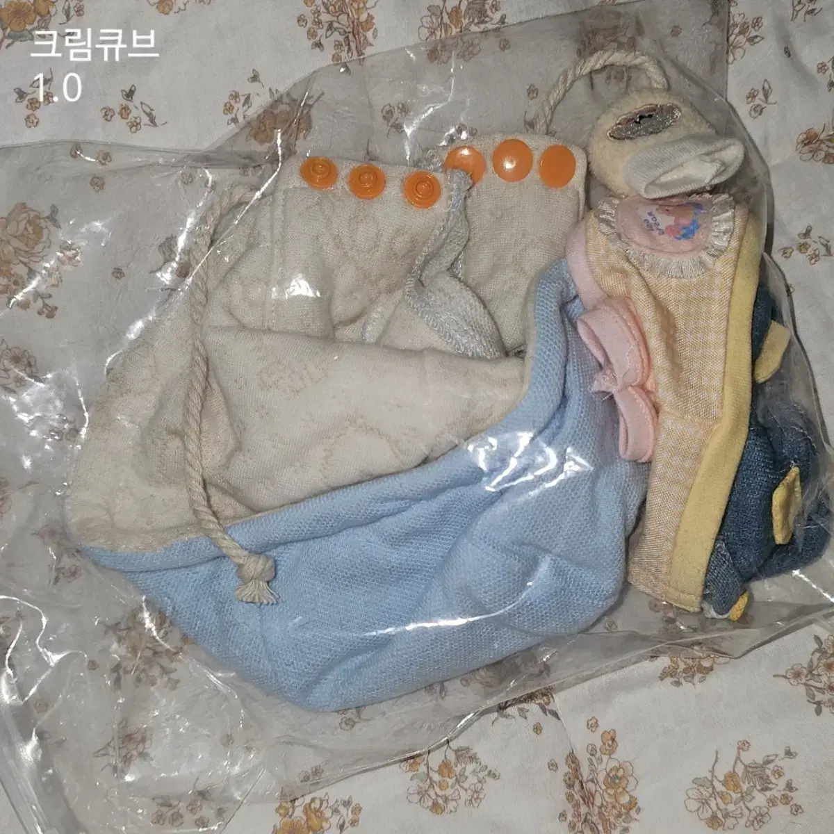 크림큐브 가을추억 옷장 삼스토어 옷장 무속성 인형 20cm 인형옷