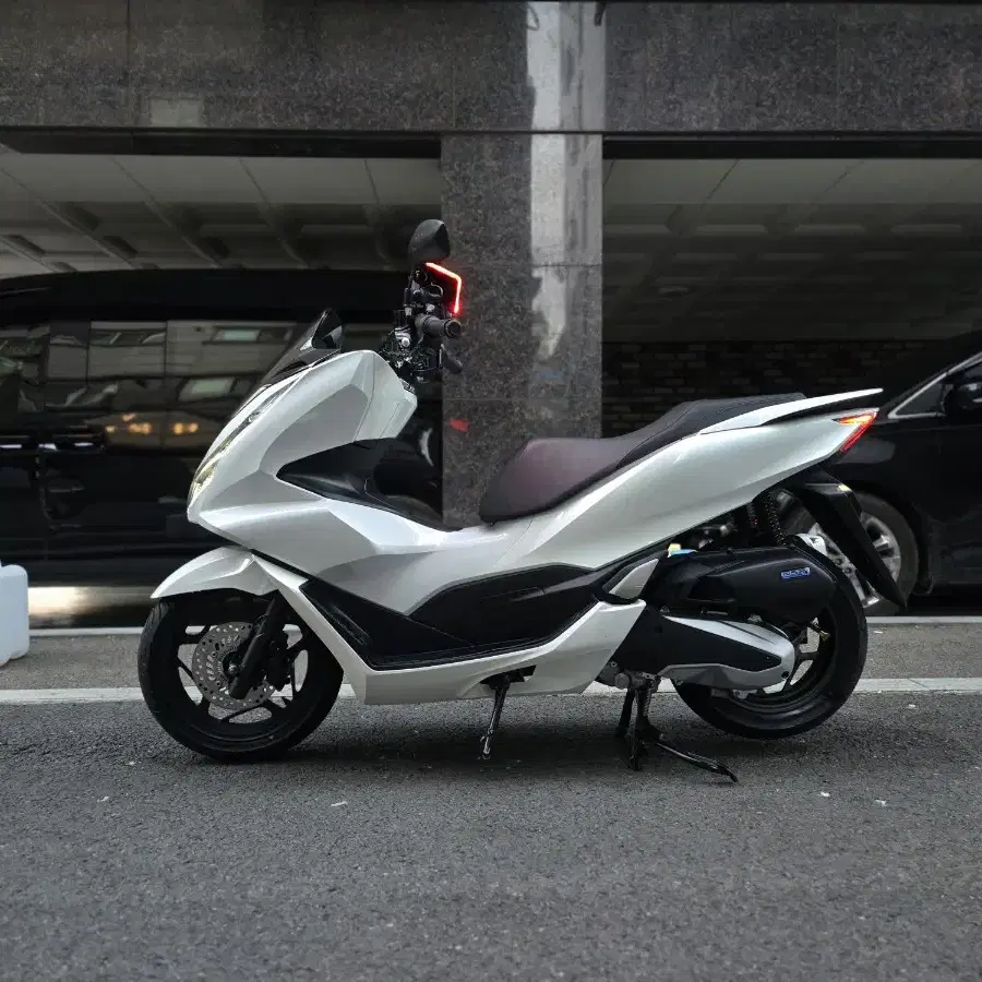 2023년식 혼다 PCX125 ABS 화이트 S급상태! 옵션추가! 판매