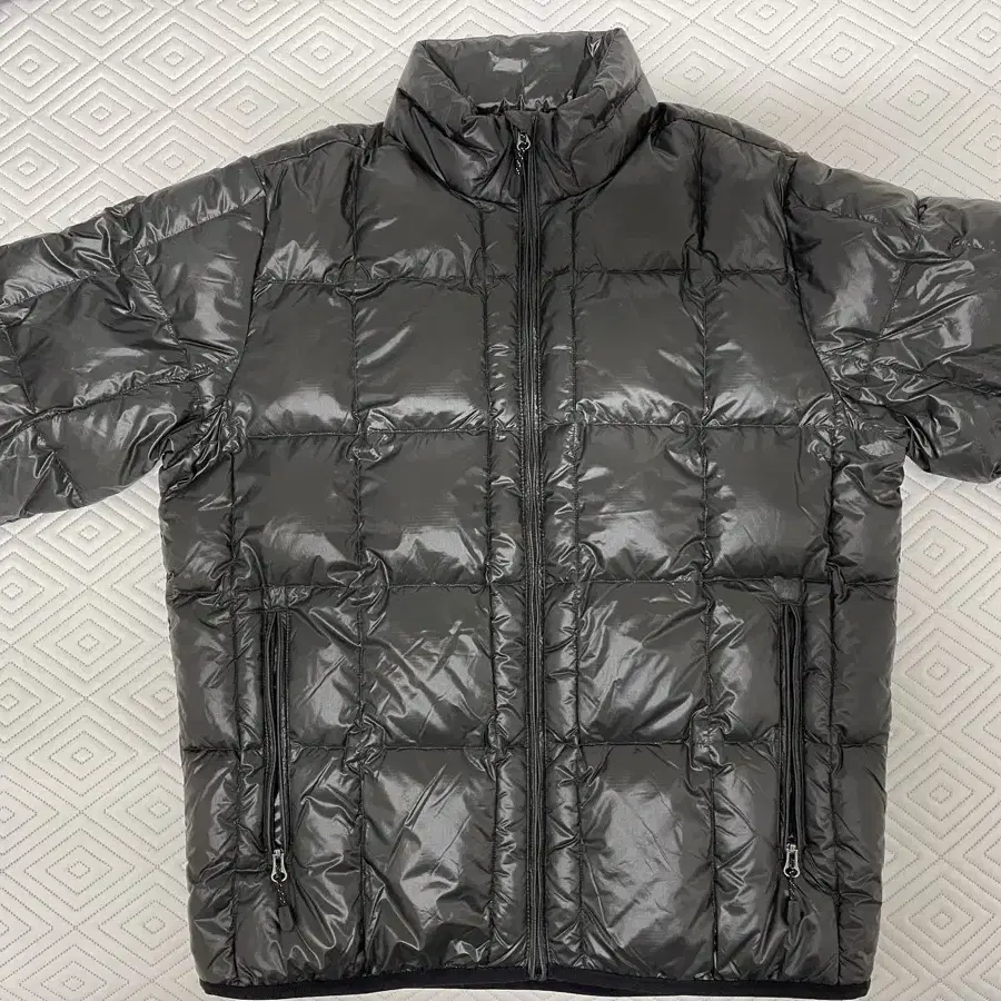 디스이즈네버댓 패딩 PERTEX Light Down Jacket