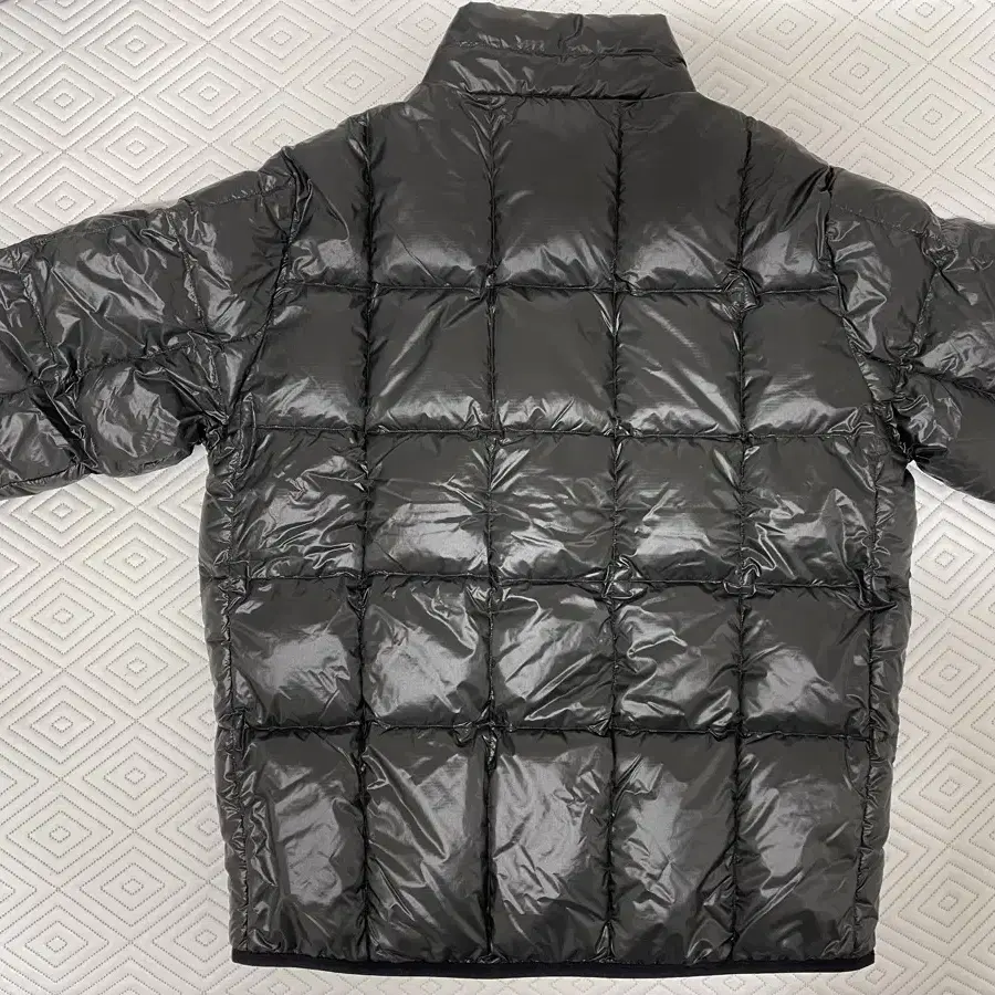 디스이즈네버댓 패딩 PERTEX Light Down Jacket