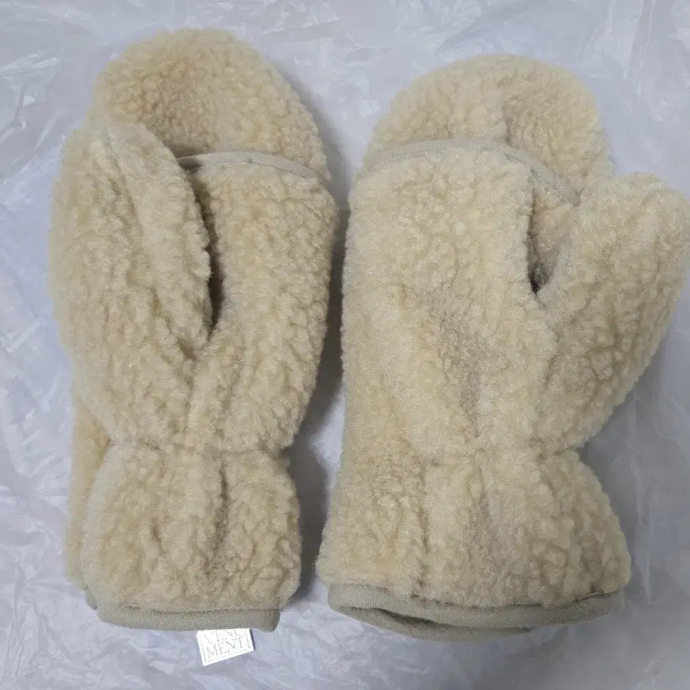 베뉴먼트 장갑 polar mitten gloves 글러브 새상품