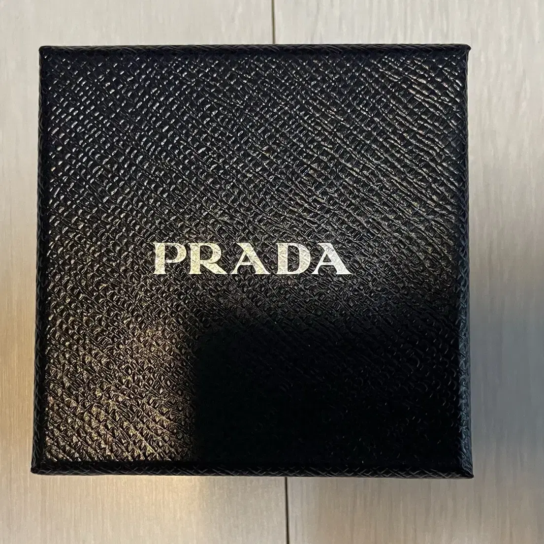 [PRADA]프라다 박스 케이스 판매 합니다