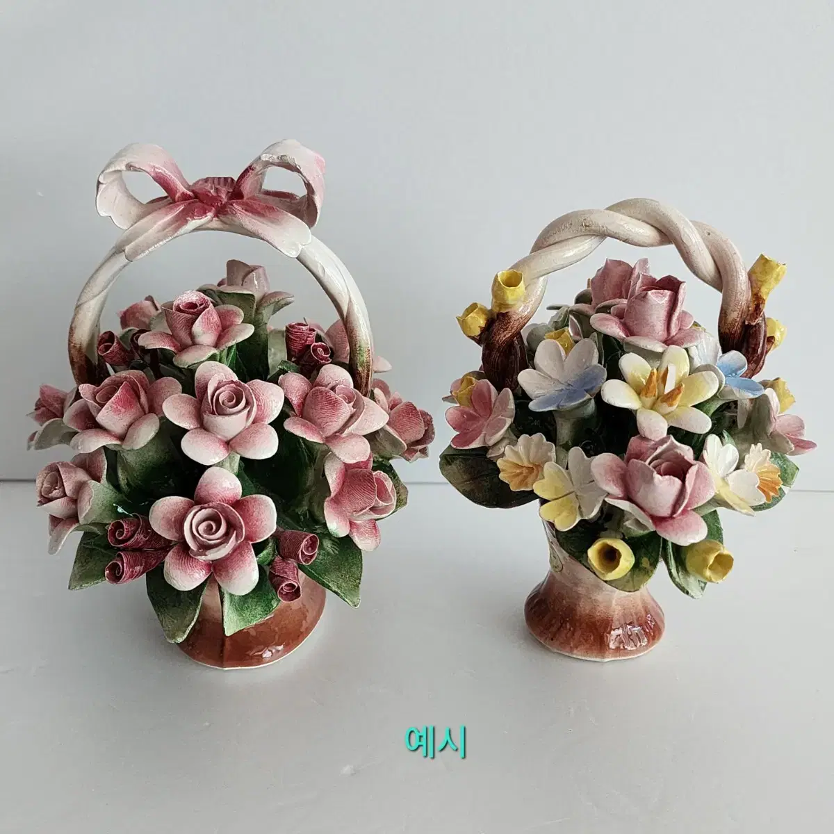 이태리산 카포디몬테 장미꽃 도자기 리본 꽃바구니 16cm/ 꽃포지