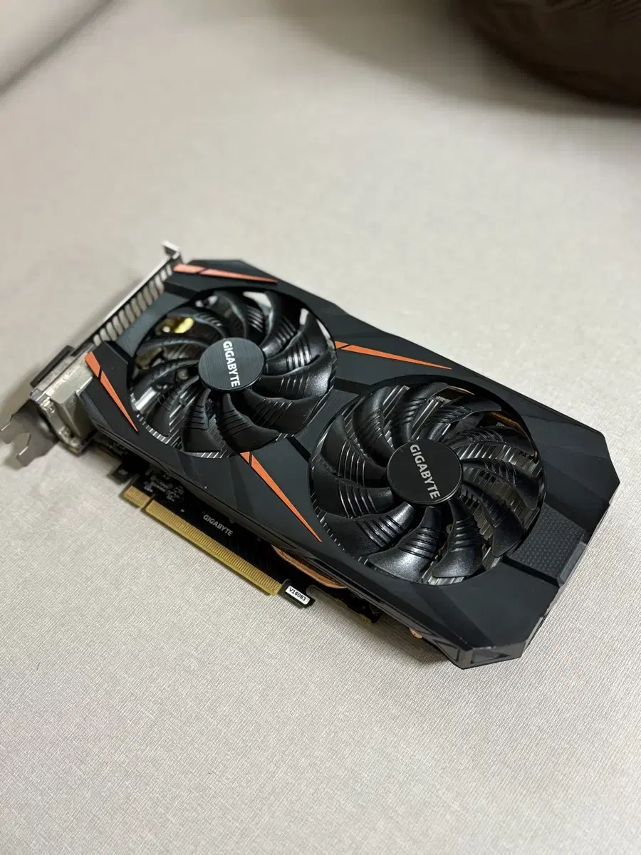 기가바이트 gtx1060 3g (택배비 포함)