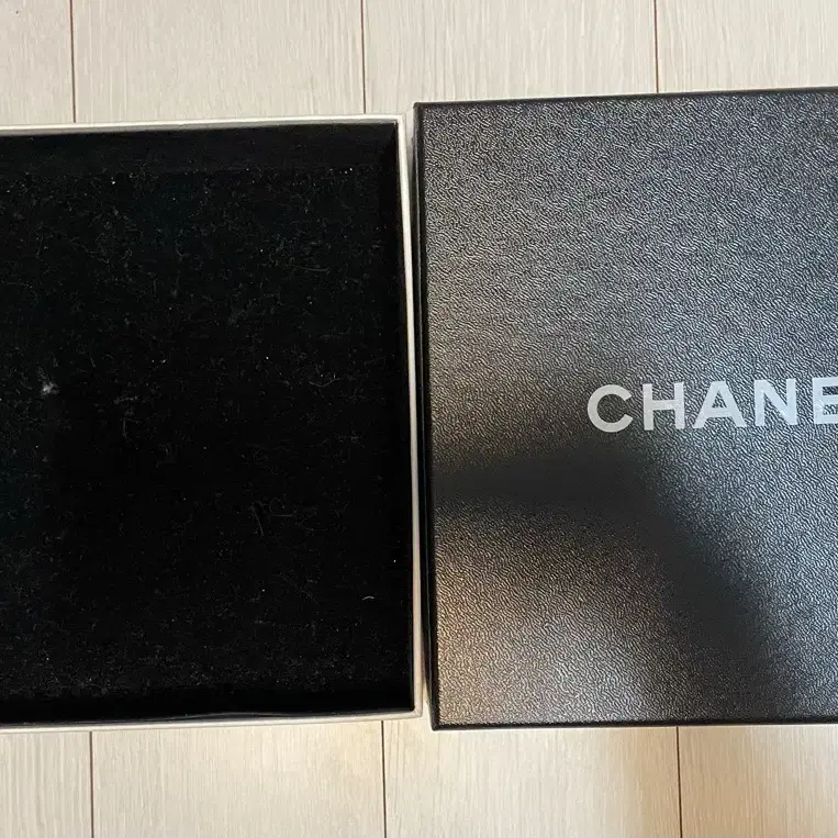 [CHANEL]샤넬 케이스 박스(내부 벨벳) 판매합니다.