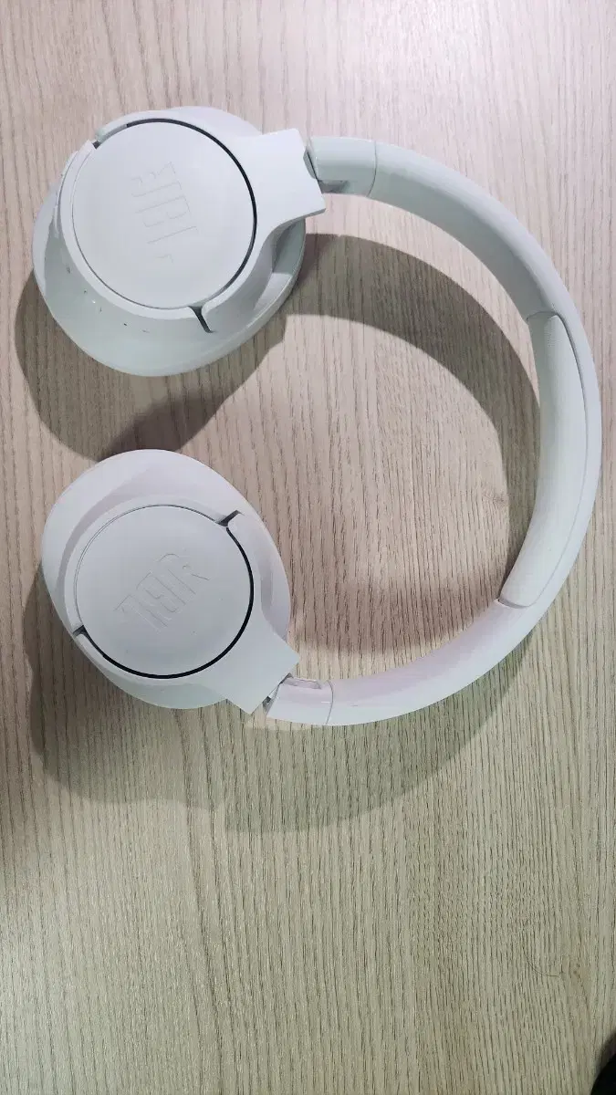 JBL TUNE 720 BT 화이트