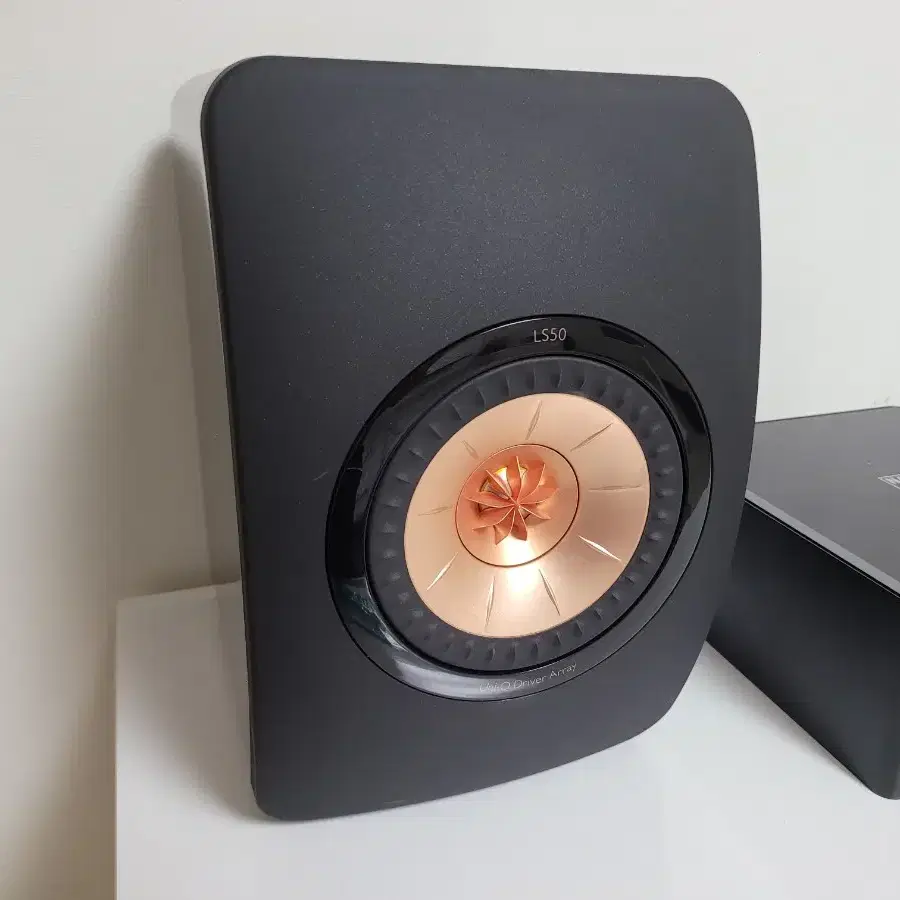 케프(Kef) LS50 스피커