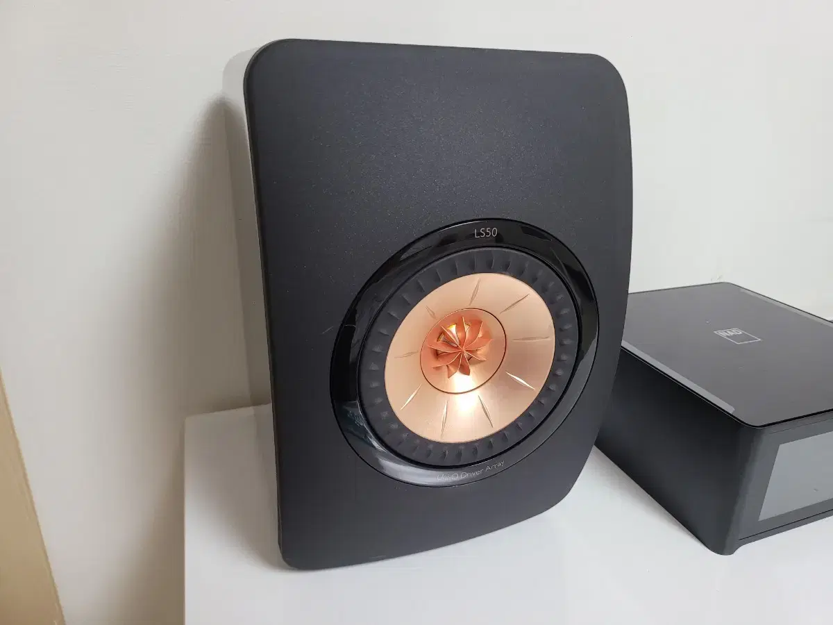 케프(Kef) LS50 스피커