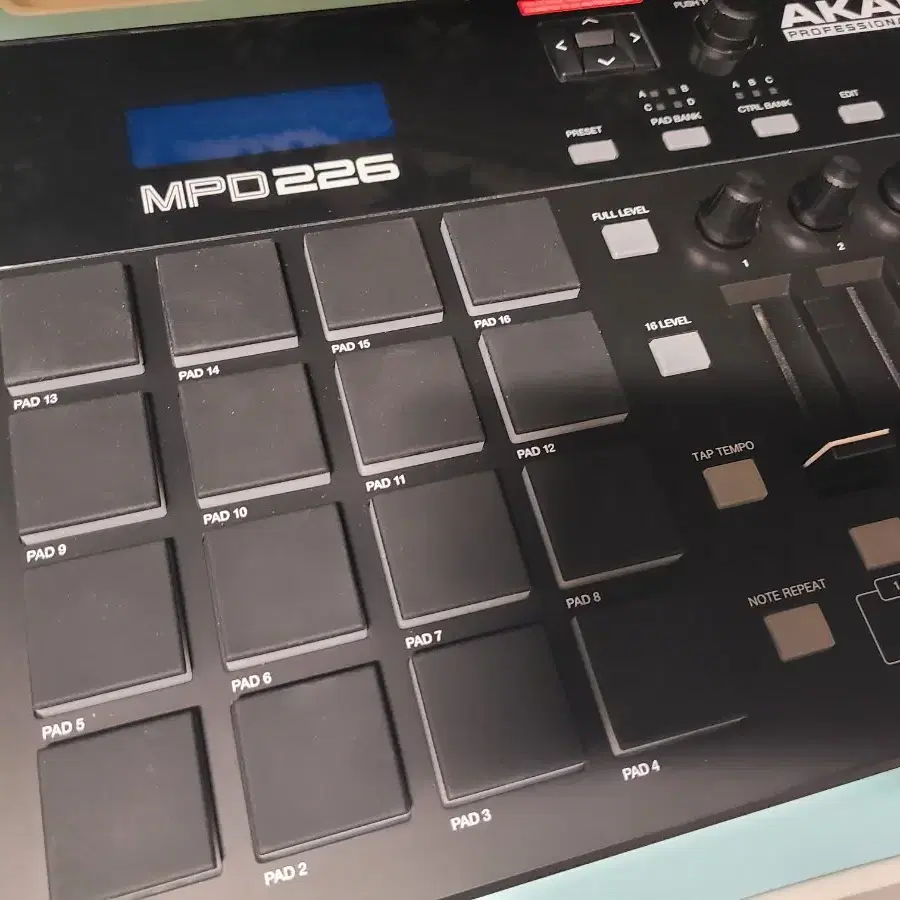 AKAI MPD 226 판매