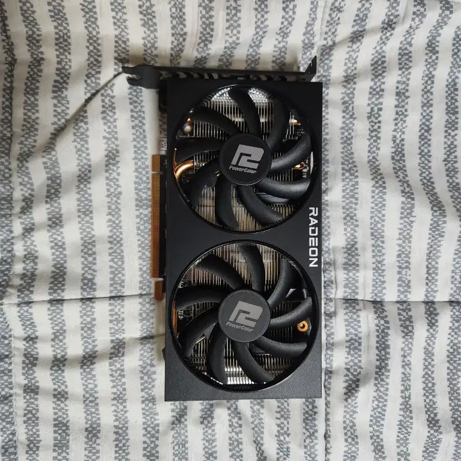 파워컬러 AMD Radeon RX 6600