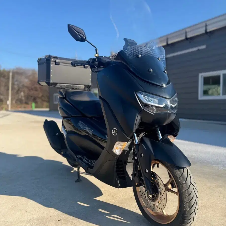 23년식 야마하 Nmax125 1천Km 신차급컨디션 판매합니다.