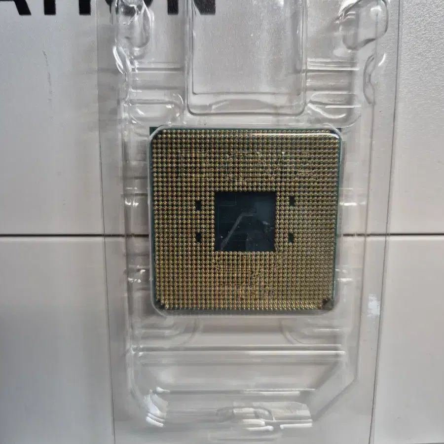 AMD AM4 라이젠3 2200G 레이븐릿지 CPU팝니다!