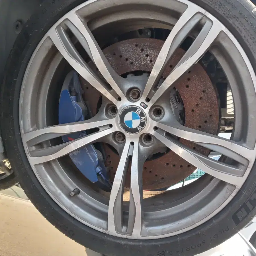 BMW F10 M5 휠 판매합니다.