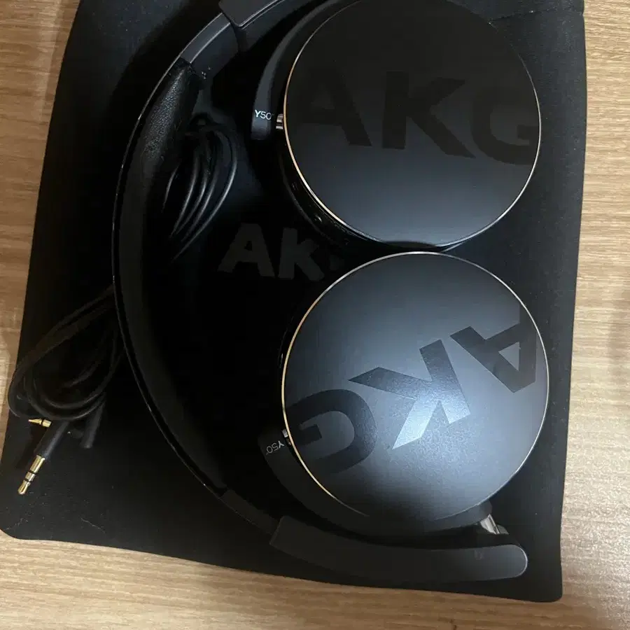 AKG Y50bt 헤드셋