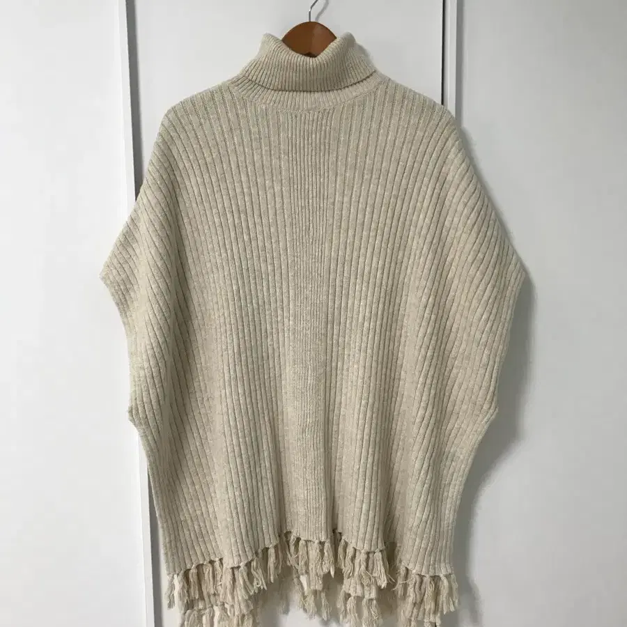 Gap turtle neck cape knit