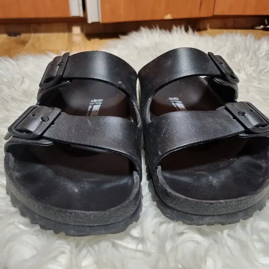 BIRKENSTOCK버켄스탁남성슬리퍼41사이즈265입니다