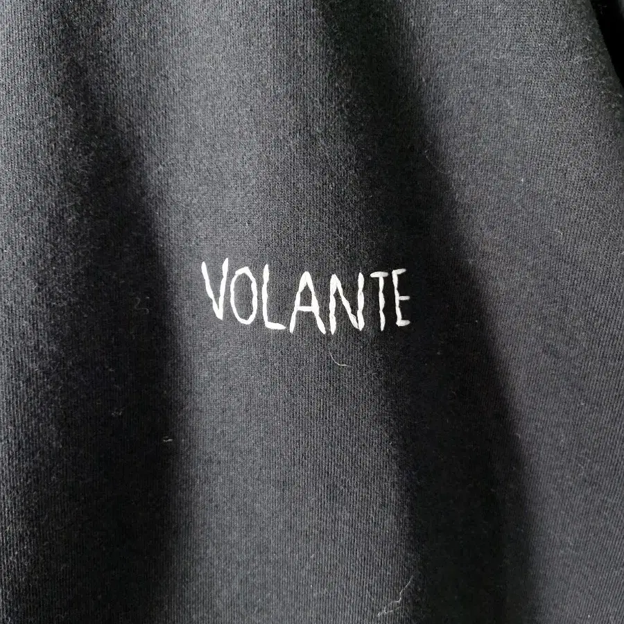 VOLANTE 볼란테 한정판 후드 티