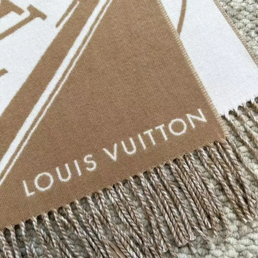 Louis Vuitton루이 뷔 통 스카프