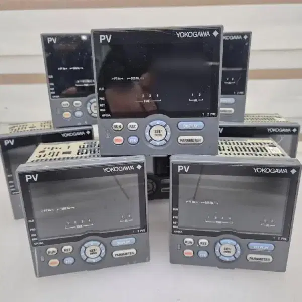 YOKOGAWA  UP35A Program Controller