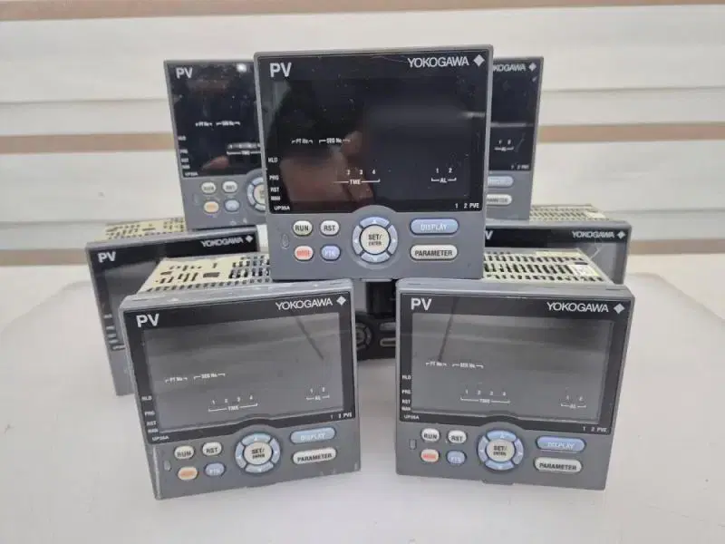 YOKOGAWA  UP35A Program Controller