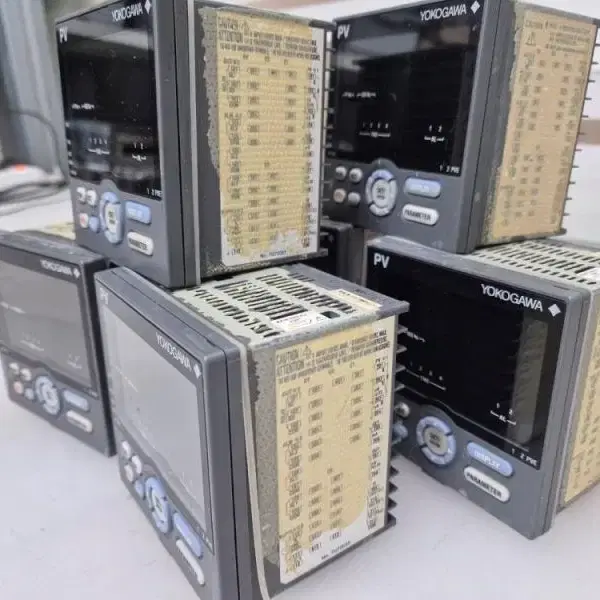 YOKOGAWA  UP35A Program Controller