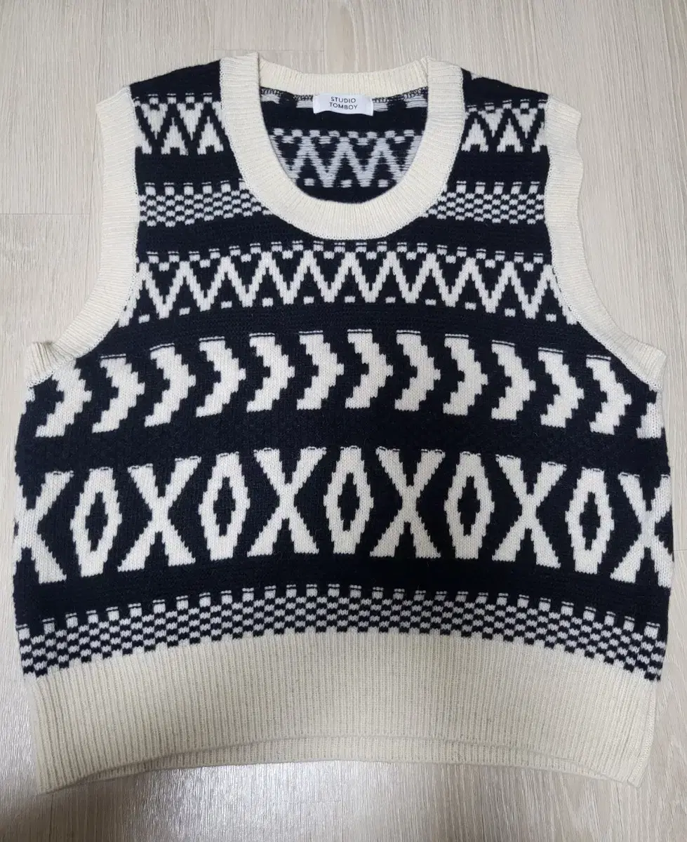 Studio Tomboy Knit Vest ~^^