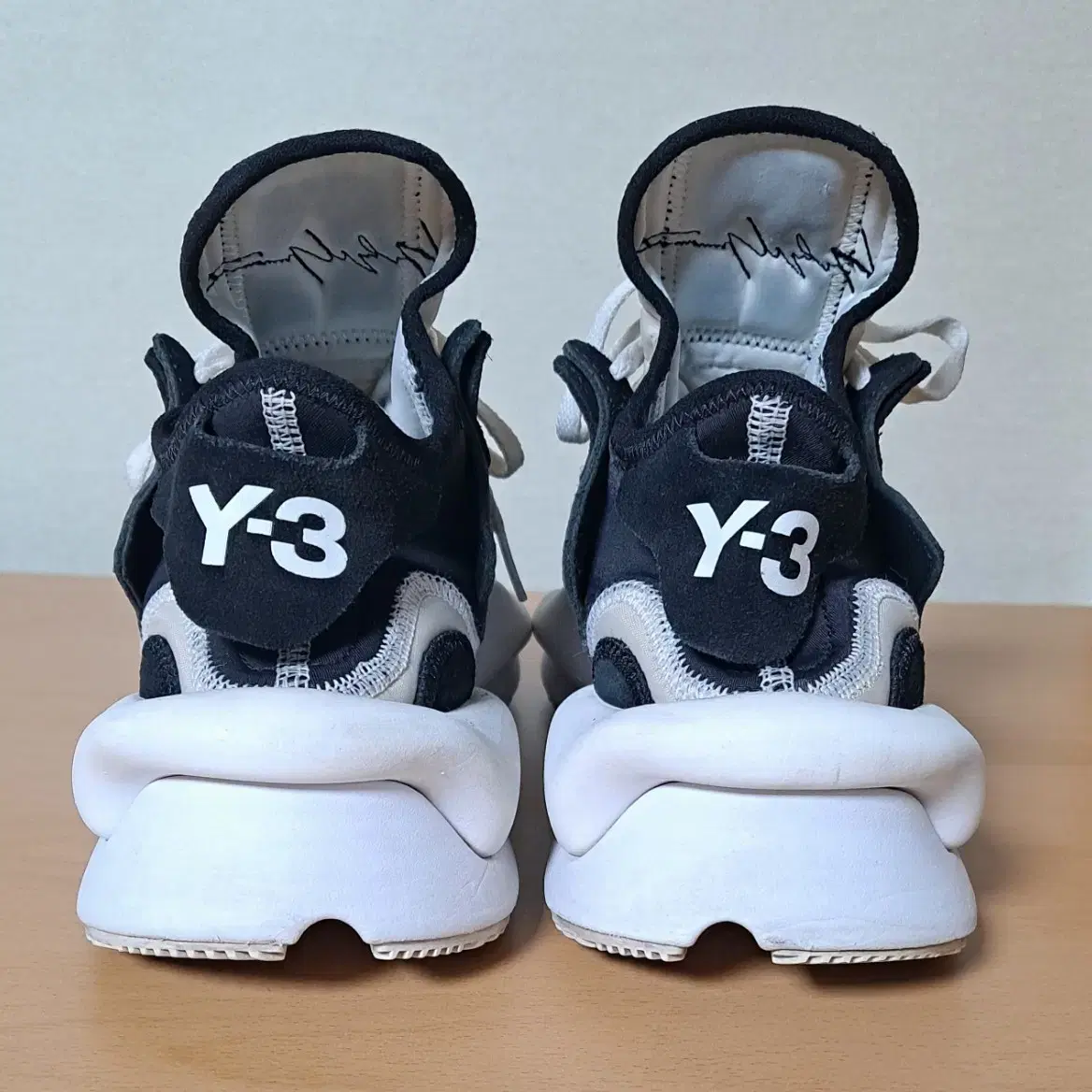 Y-3 요지야마모토 카이와 로우탑 스니커즈 260-265 블랙