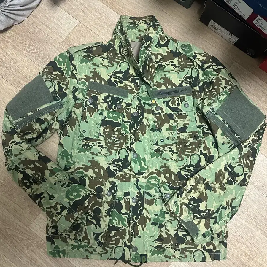 베이프 Bape M65 판매합니다.