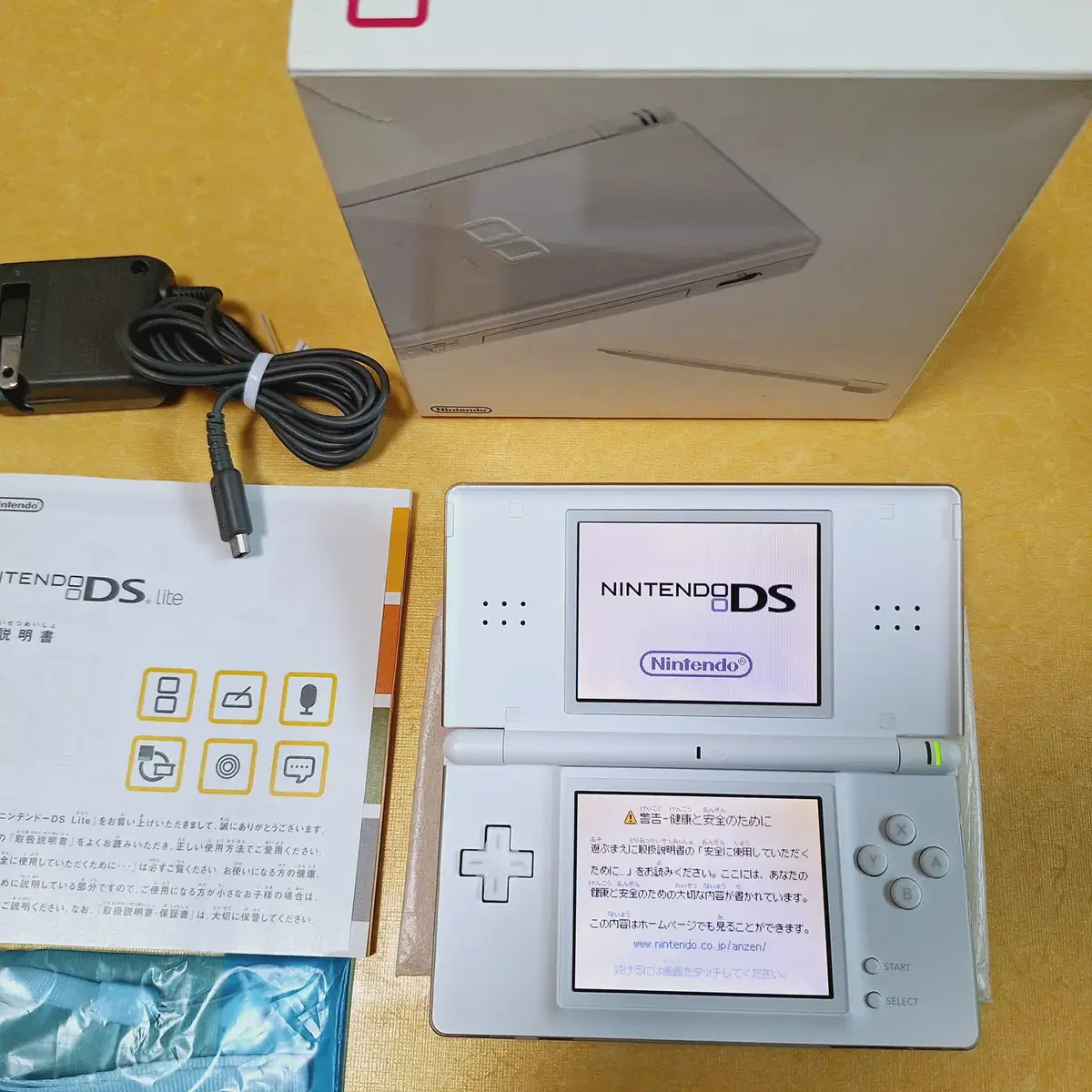 신품급 닌텐도 DS LITE 화이트 일본판 박스셋 dslite 아님