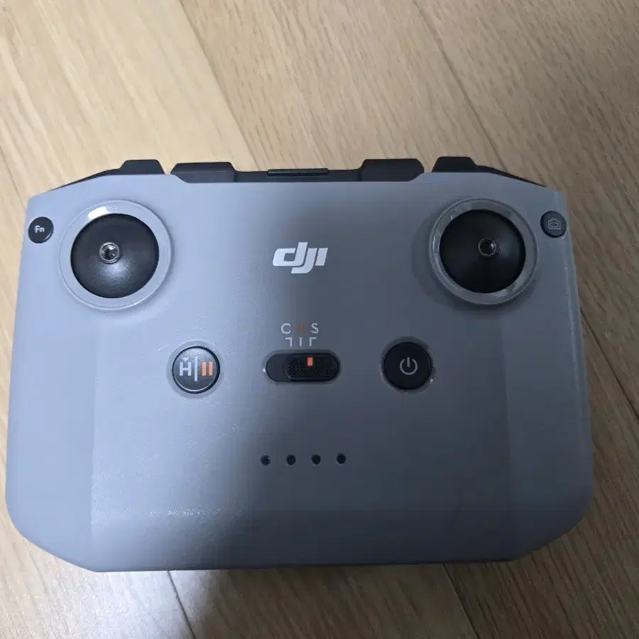 DJI   NEO 조정기 팝니다