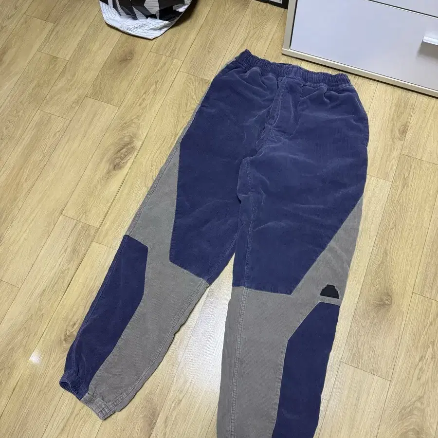 카브엠트 SOLID SEAM CORD BEACH PANTS