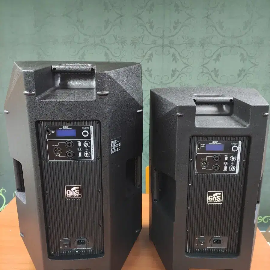 GNS 액티브 스피커 1000w /1300w 각 1 통