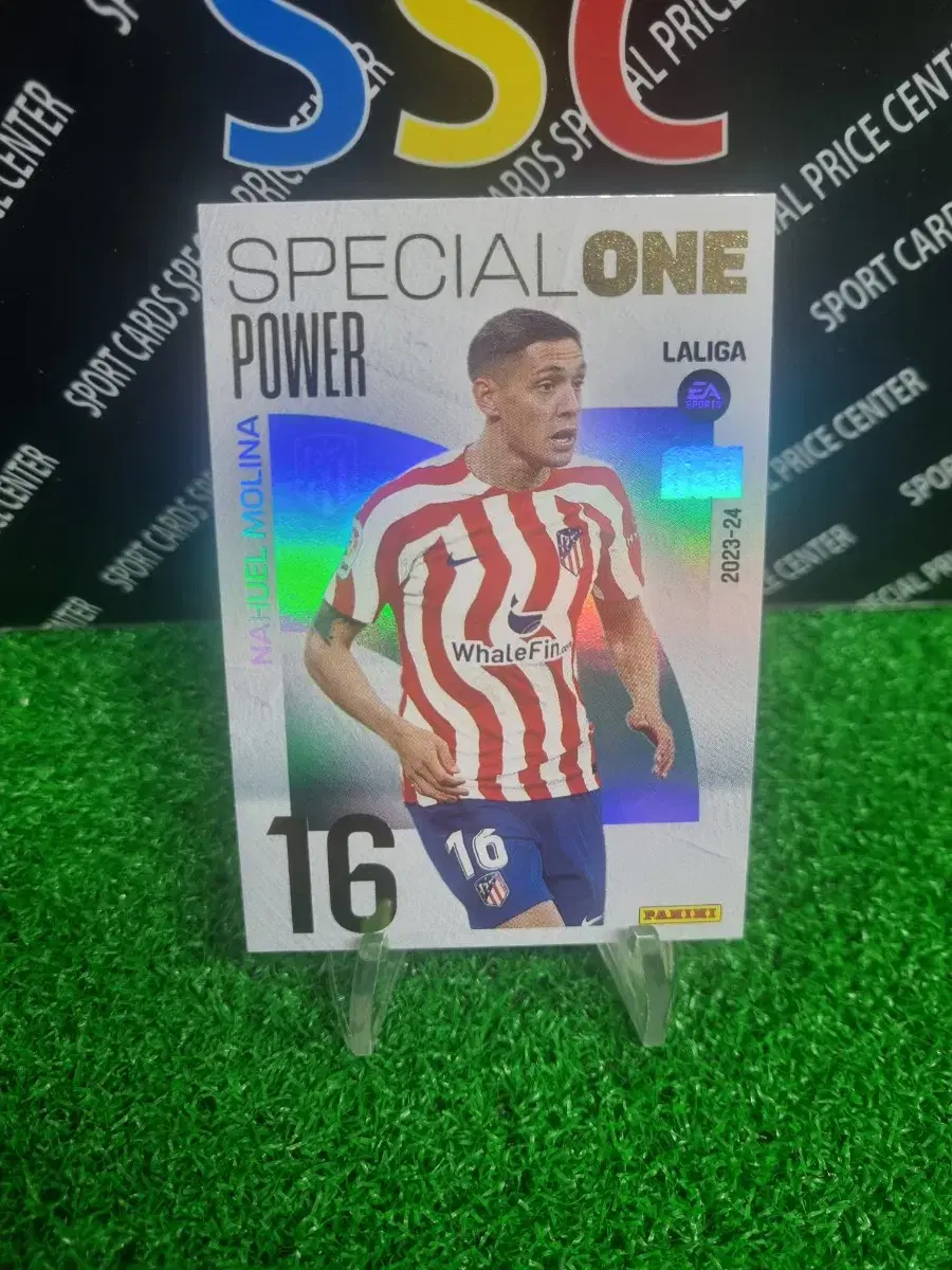 23-24 Panini Megacrack Atletico Madrid Nauel Molina Football Kard!