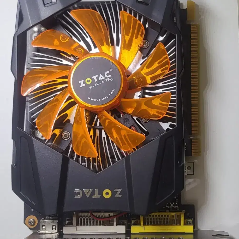 ZOTAC GEFORCE GTX 750Ti 1GB 팝니다.