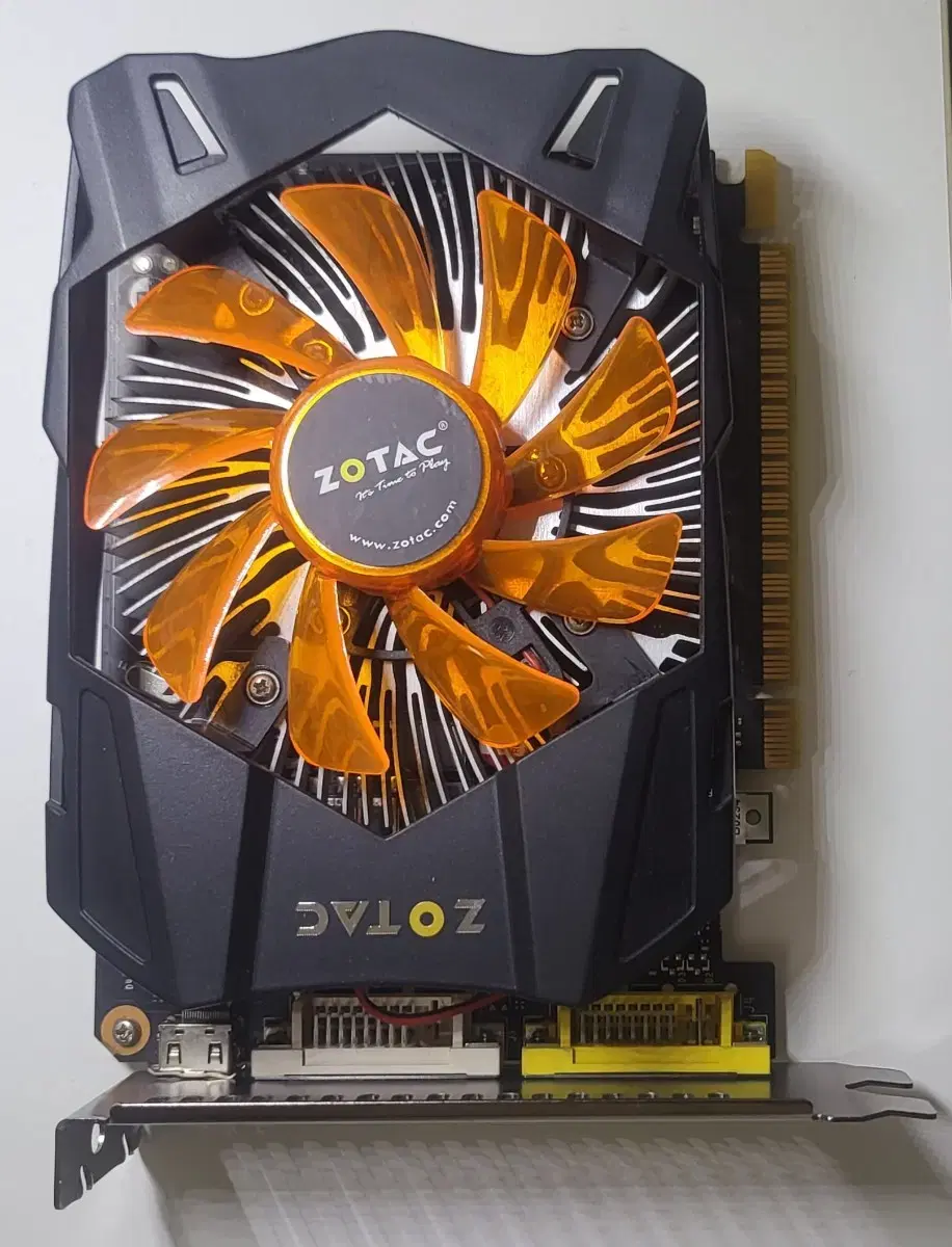 ZOTAC GEFORCE GTX 750Ti 1GB 팝니다.