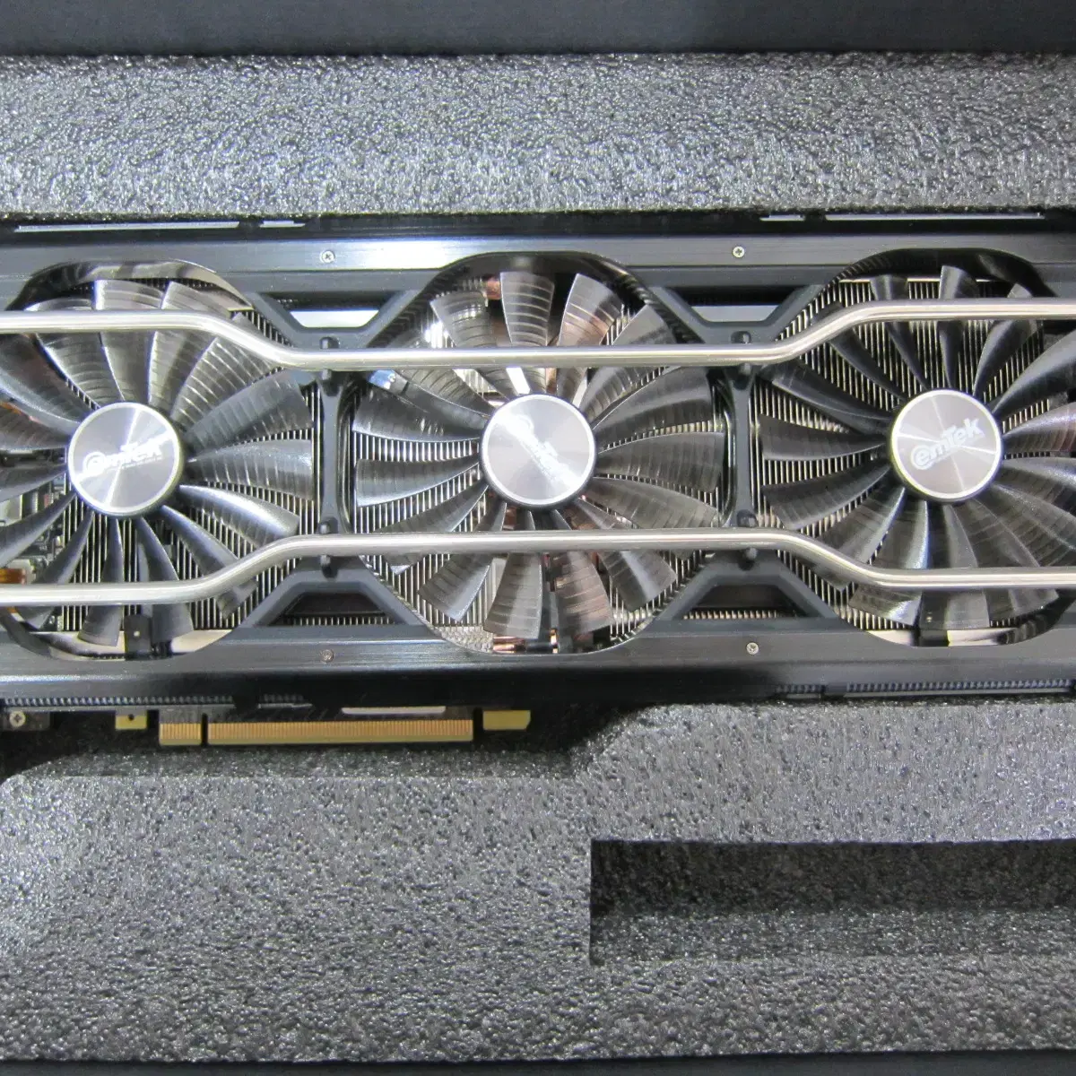 이엠텍 RTX2070 SUPER BLACK MONSTER D6 8GB