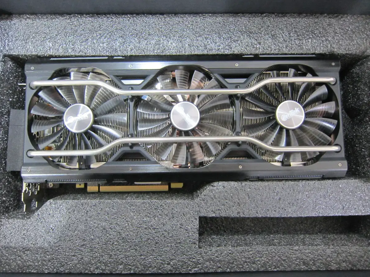 이엠텍 RTX2070 SUPER BLACK MONSTER D6 8GB