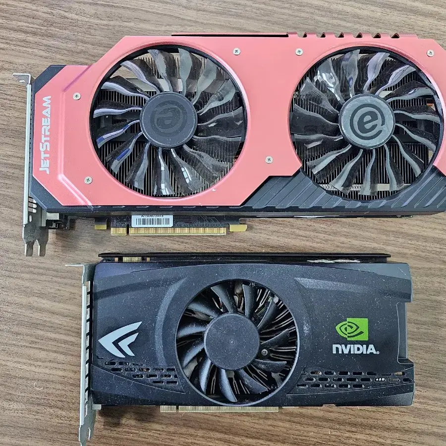 gtx970(화면노이즈) 560ti(구동확인불가)