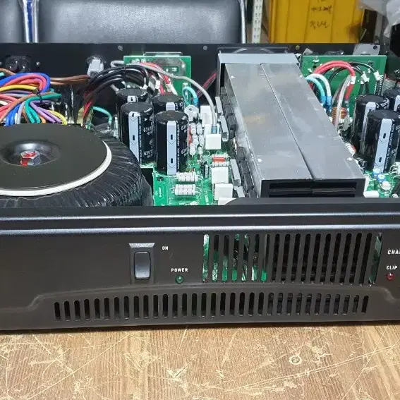 QSC CMX800V 앰프